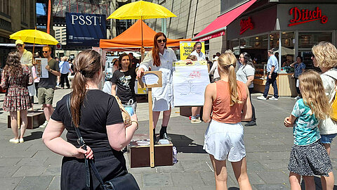 Forscherinnen bei Soapbox Science 2026